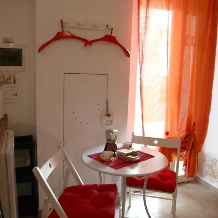 Monolocale Piano Terra Casa Viola- Loc Breve Apartment